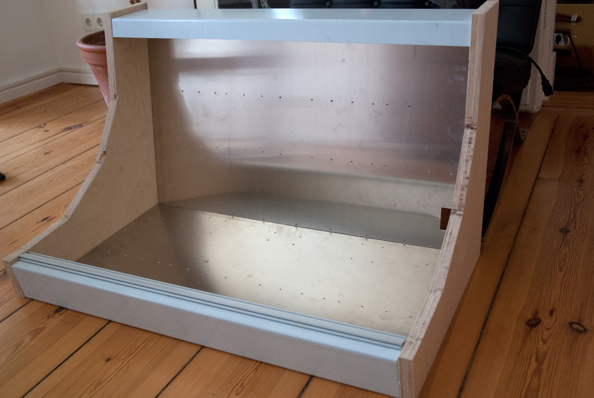 ClicksClock Eurorack console case with wooden side wings